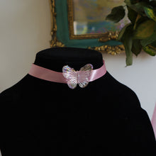  butterfly choker