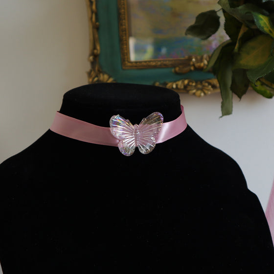 butterfly choker