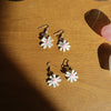 cutesy daisy earrings